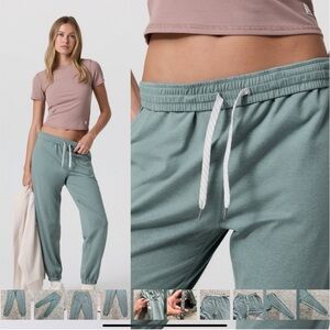 Vuori Vintage Pistachio Heather Joggers NWT size small